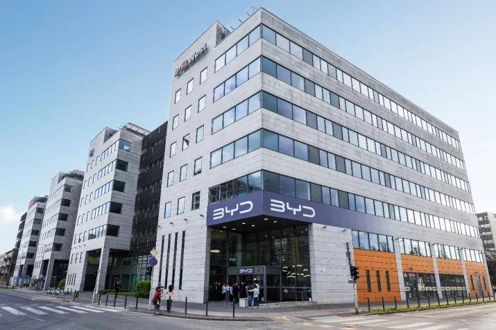 暑运以来全国铁路发送旅客超5亿人次